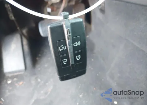 2010 Lincoln Mks из США, поврежденный, VIN 1LNHL9DR1AG600652